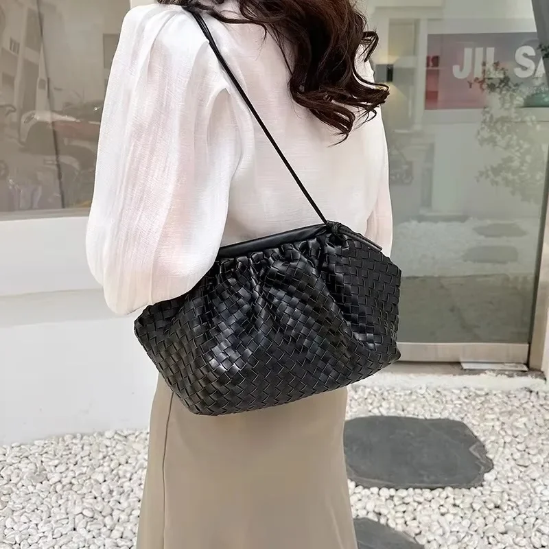 In 2025, A Must-have High-quality, Fashionable and Textured Shoulder Bag for Women and A Multi-functional Messenger Bag
In 2025, A Must-have High-quality, Fashionable and Textured Shoulder Bag for Women and A Multi-functional Messenger Bag