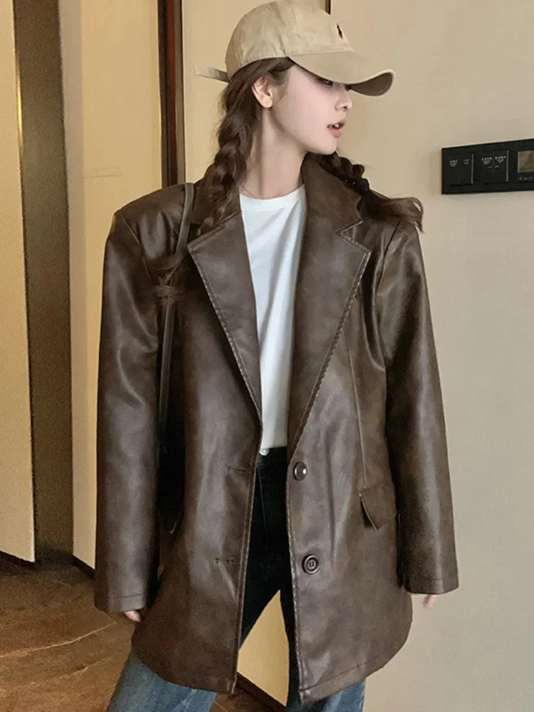 Brown Leather Jacket Women Notched Collar Long Sleeves Single Breasted Office Lady Cool Coats 2025 Spring New 2DA8997
Brown Leather Jacket Women Notched Collar Long Sleeves Single Breasted Office Lady Cool Coats 2025 Spring New 2DA8997