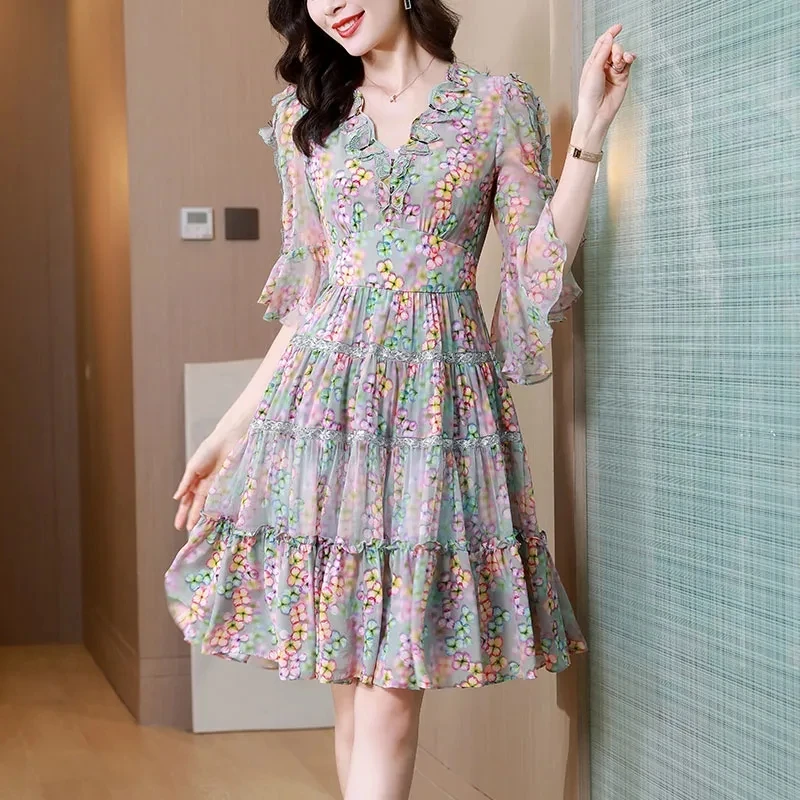 Temperament imitation silk dress women's new style in the summer of 2023, small, high-class, imitation silk dress
Temperament imitation silk dress women's new style in the summer of 2023, small, high-class, imitation silk dress