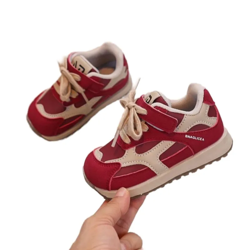 Детская обувь для моральных тренировок, осенняя новая универсальная спортивная обувь для девочек, обувь для мальчиков, детские универсальные модные кроссовки 
Детская обувь для моральных тренировок, осенняя новая универсальная спортивная обувь для девочек, обувь для мальчиков, детские универсальные модные кроссовки