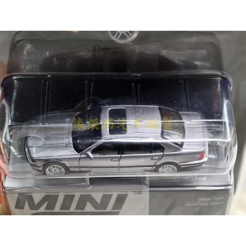 Diecast MINIGT 1:64 Scale BMW 750IL Aspen Blister Tag Packaging MGT00792-BL Alloy Car Model
Diecast MINIGT 1:64 Scale BMW 750IL Aspen Blister Tag Packaging MGT00792-BL Alloy Car Model
