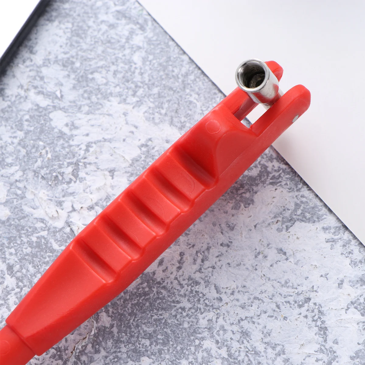 Auto Tire Mouth Repair Kit Red Nonslip Handle Tyre Removal Tool Tire Rod Puller Tool for Trucks Bikes Motorcycles
Auto Tire Mouth Repair Kit Red Nonslip Handle Tyre Removal Tool Tire Rod Puller Tool for Trucks Bikes Motorcycles