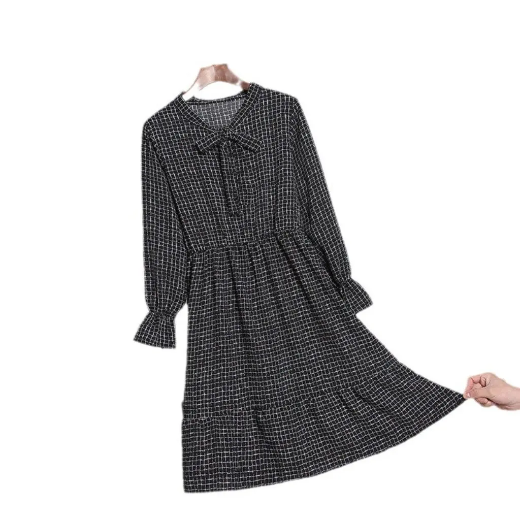 Women's Mid-Length Sweater Vest Korean Style Thickened V-neck Knitted Shirt Autumn Winter All-match Two-piece Set
Women's Mid-Length Sweater Vest Korean Style Thickened V-neck Knitted Shirt Autumn Winter All-match Two-piece Set