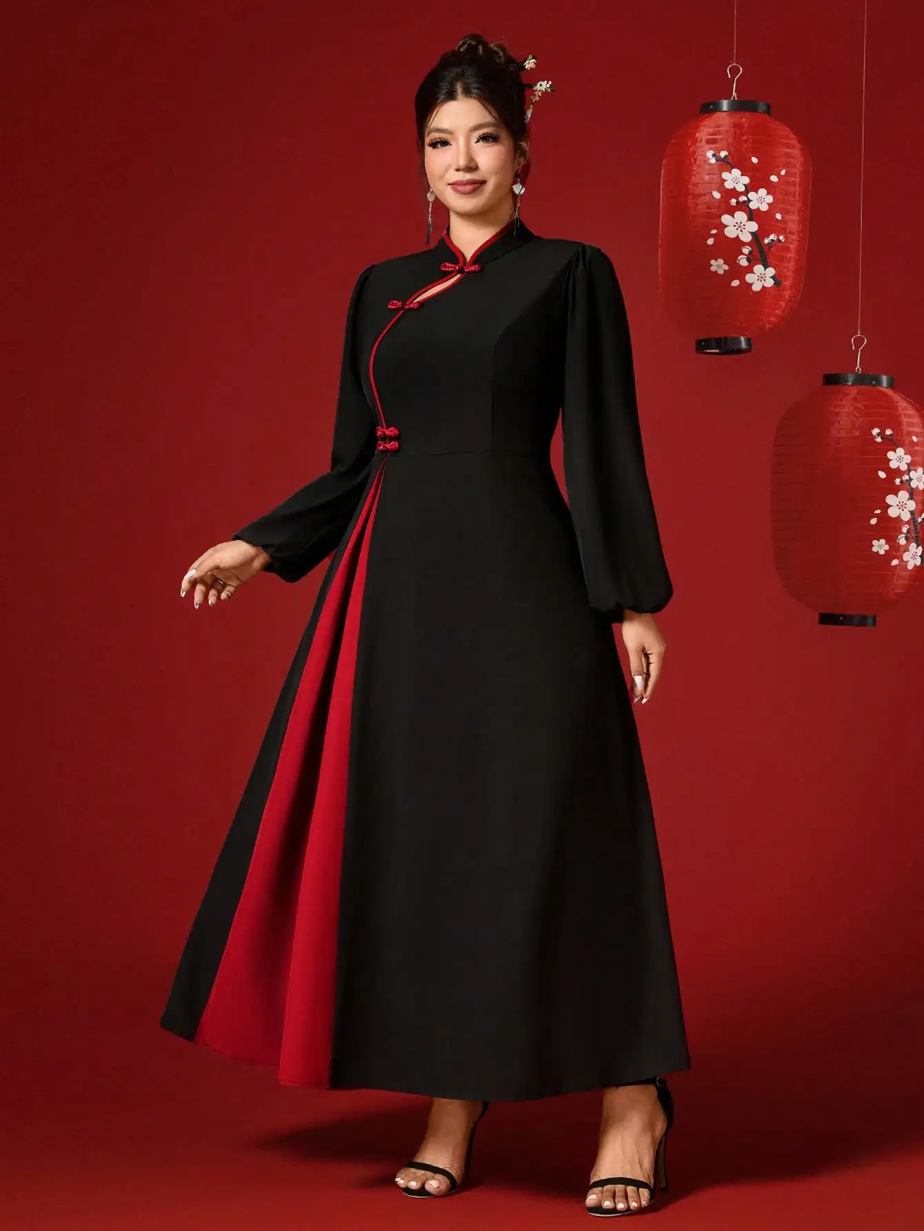 Черно-красное контрастное платье макси с длинными рукавами, воротником-мандарином и пуговицами-узлами
Черно-красное контрастное платье макси с длинными рукавами, воротником-мандарином и пуговицами-узлами