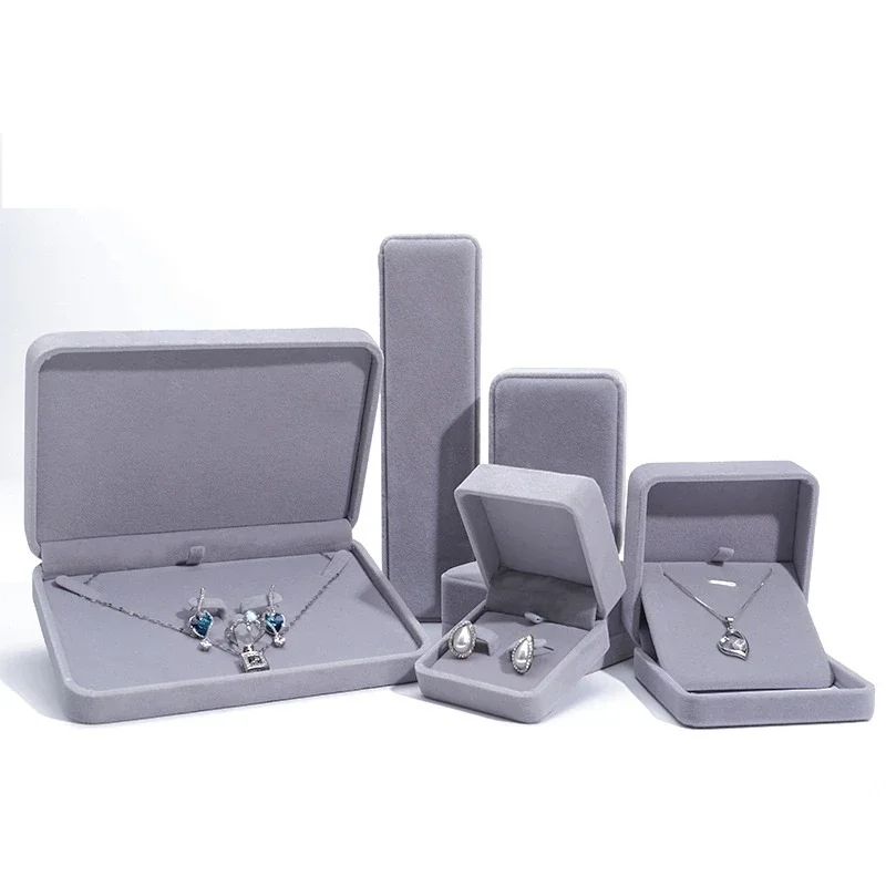 High-quality Grey Velvet Series Jewelry Box Ring, Necklace Pendant, Bracelet Chain Set Storage Box Jewelry Exquisite Gift Box
High-quality Grey Velvet Series Jewelry Box Ring, Necklace Pendant, Bracelet Chain Set Storage Box Jewelry Exquisite Gift Box