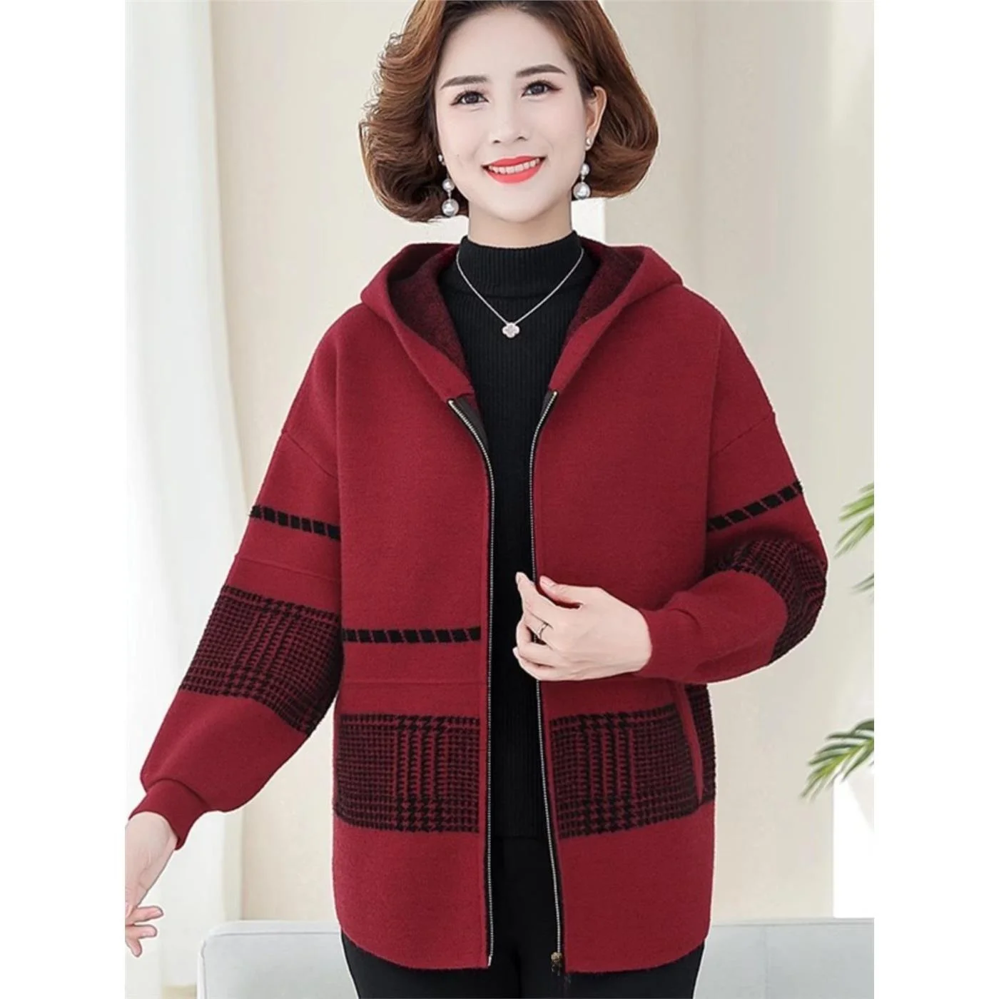 Faionable Autumn Sweater Coat for Middle-Aged Women Large Size Open Cardigan Warm Woolen Material Trendy Top for All Seasons
Faionable Autumn Sweater Coat for Middle-Aged Women Large Size Open Cardigan Warm Woolen Material Trendy Top for All Seasons