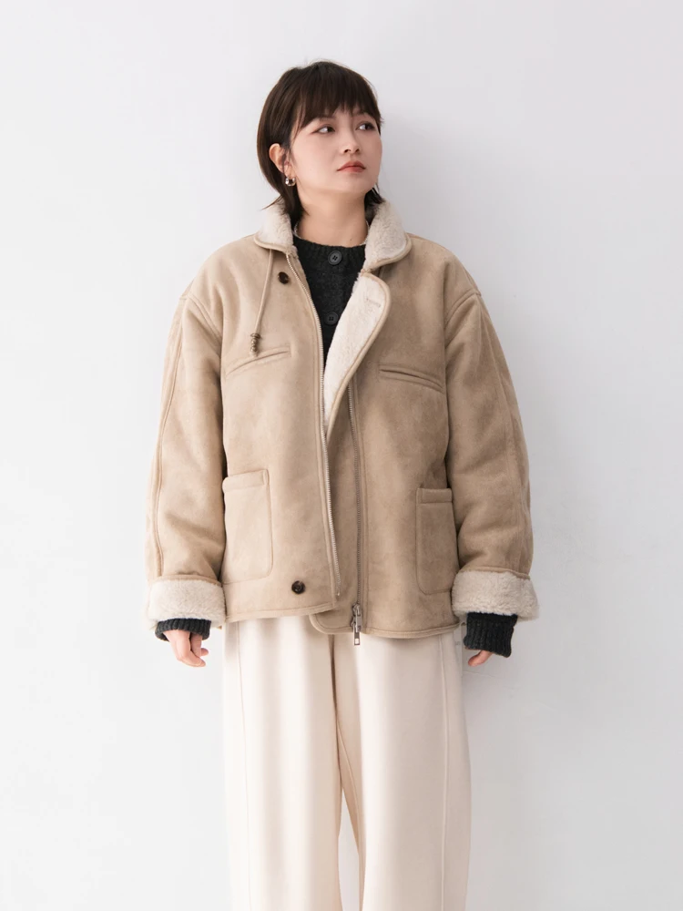 Высококачественный женский жилет из овечьего меха с длинными рукавами, хлопковая куртка с маленьким воротником, интегрированная кожа и мех, теплая, для повседневной носки, стильная.
Высококачественный женский жилет из овечьего меха с длинными рукавами, хлопковая куртка с маленьким воротником, интегрированная кожа и мех, теплая, для повседневной носки, стильная.