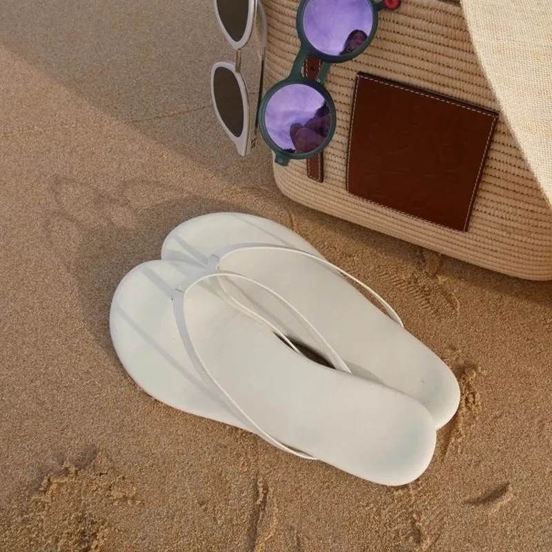 Summer Women's Shoes Fashion Classic Flat Bottom Flip Flops for Woman Comfort Vacation Casual Shoes Designer Shoes Zapatos Mujer
Summer Women's Shoes Fashion Classic Flat Bottom Flip Flops for Woman Comfort Vacation Casual Shoes Designer Shoes Zapatos Mujer