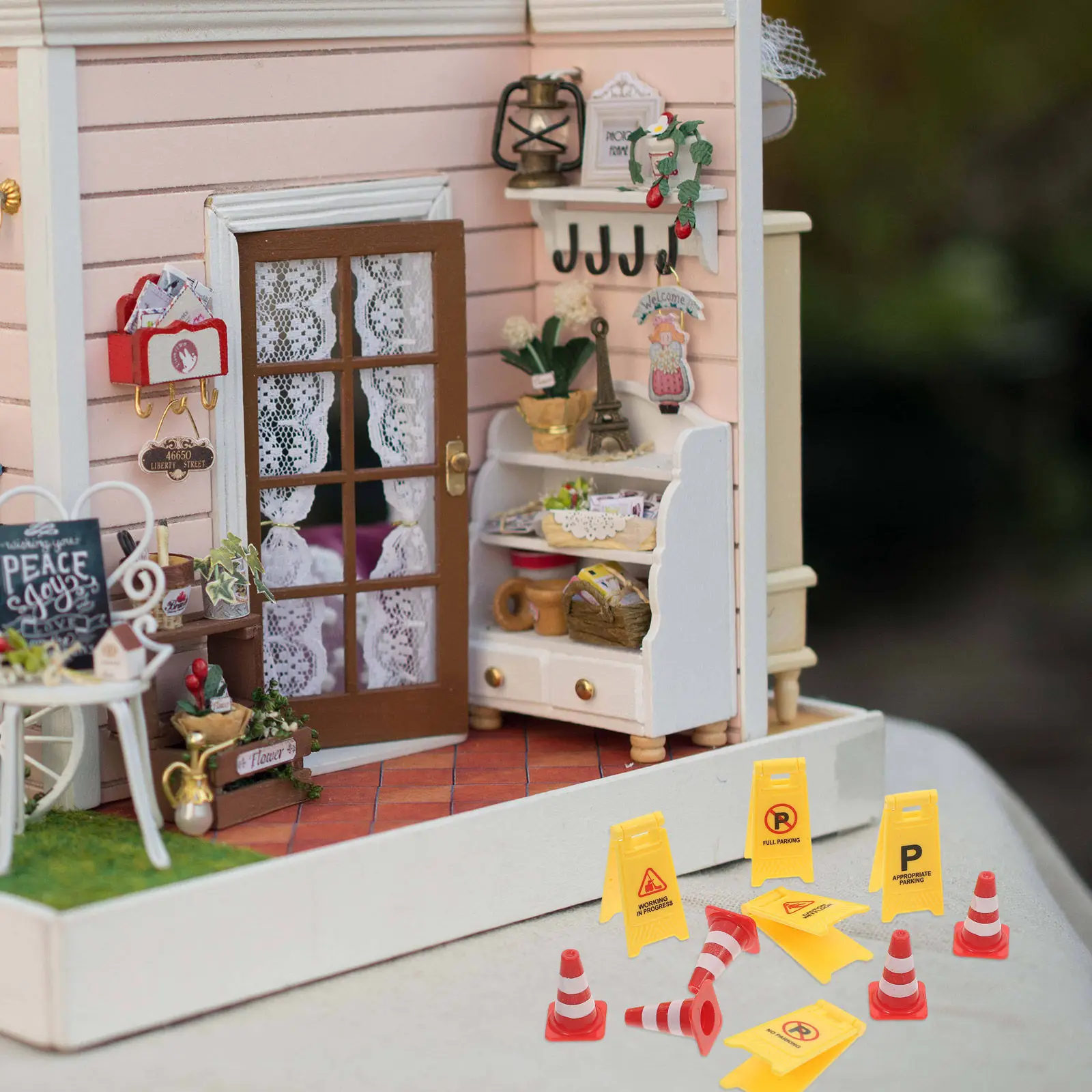 10Pcs Kids Miniature Traffic Sign Set Early Learning Road Scene Pretend Play Construction Street Cones for Cognitive Development
10Pcs Kids Miniature Traffic Sign Set Early Learning Road Scene Pretend Play Construction Street Cones for Cognitive Development