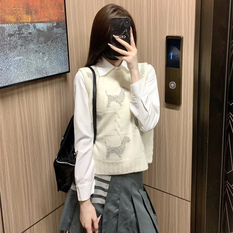 Ladies round Neck Vest Casual Versatile Slimming Dog Embroidery Autumn Winter Wool Blend Fleece Lined Fashionable Tank Top
Ladies round Neck Vest Casual Versatile Slimming Dog Embroidery Autumn Winter Wool Blend Fleece Lined Fashionable Tank Top