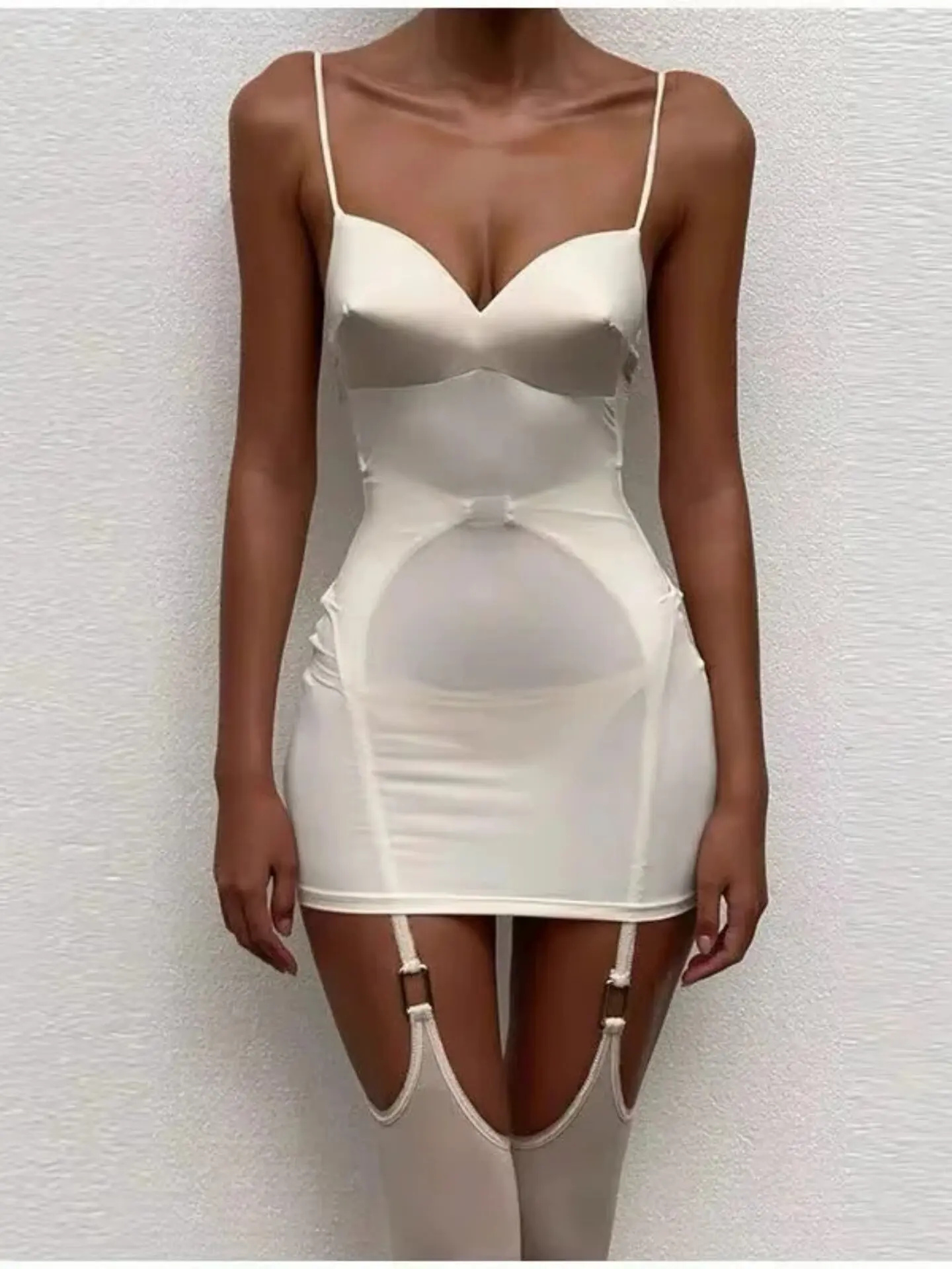 Summer New Women's Fashion Set Sexy Lace V-neck Sleeveless Bodycon Skirt And Stocking Two-piece Ensemble for Trendy Ladies
Summer New Women's Fashion Set Sexy Lace V-neck Sleeveless Bodycon Skirt And Stocking Two-piece Ensemble for Trendy Ladies