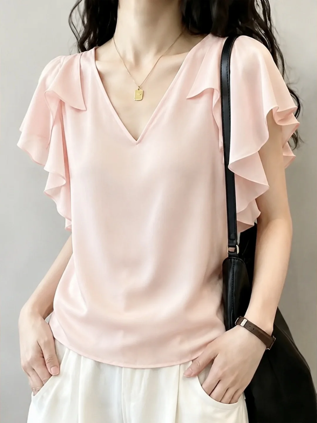 Elegant V-Neck Shirt with Lace Trim Women's Fashionable Summer Top Korean Style Straight Cut Silk Blend Short Sleeve Blouse
Elegant V-Neck Shirt with Lace Trim Women's Fashionable Summer Top Korean Style Straight Cut Silk Blend Short Sleeve Blouse