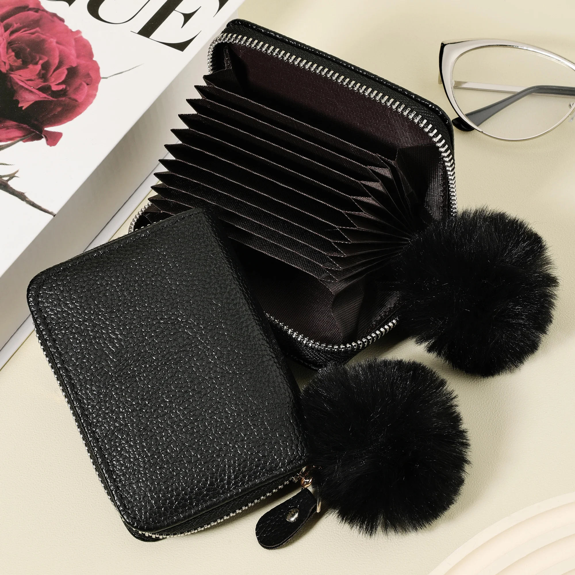 Women's minimalist short wallet With a Pom-pom Charm, Fashionable zipper style card clip, multifunctional key, and small cash st
Women's minimalist short wallet With a Pom-pom Charm, Fashionable zipper style card clip, multifunctional key, and small cash st