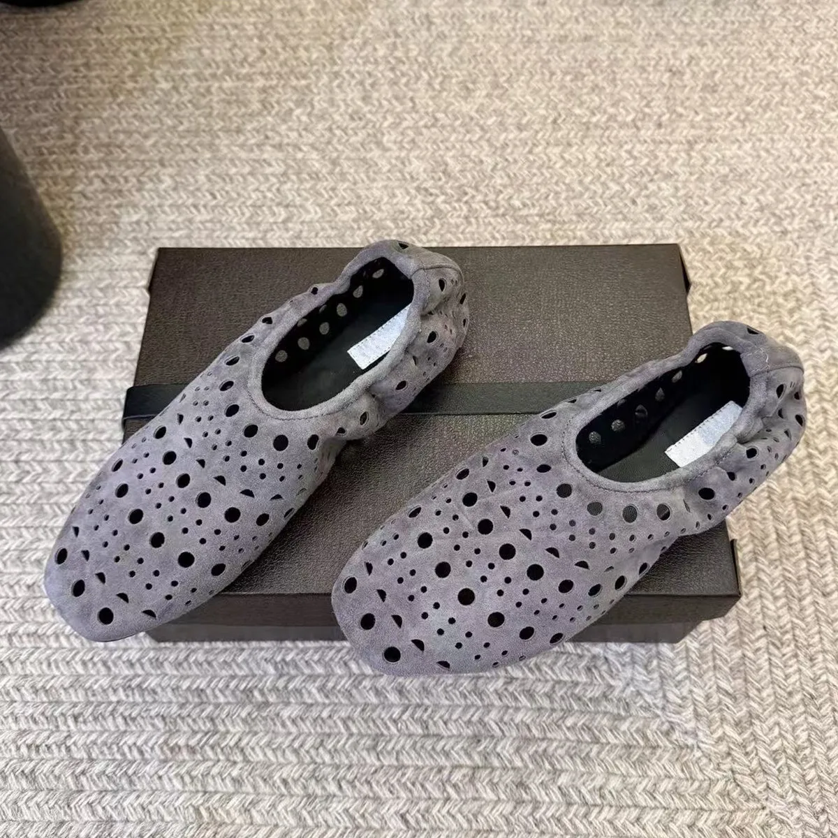 2026 new sandals for women's flat work shoes, waterproof hollow breathable hole sandals for wearing outside
2026 new sandals for women's flat work shoes, waterproof hollow breathable hole sandals for wearing outside