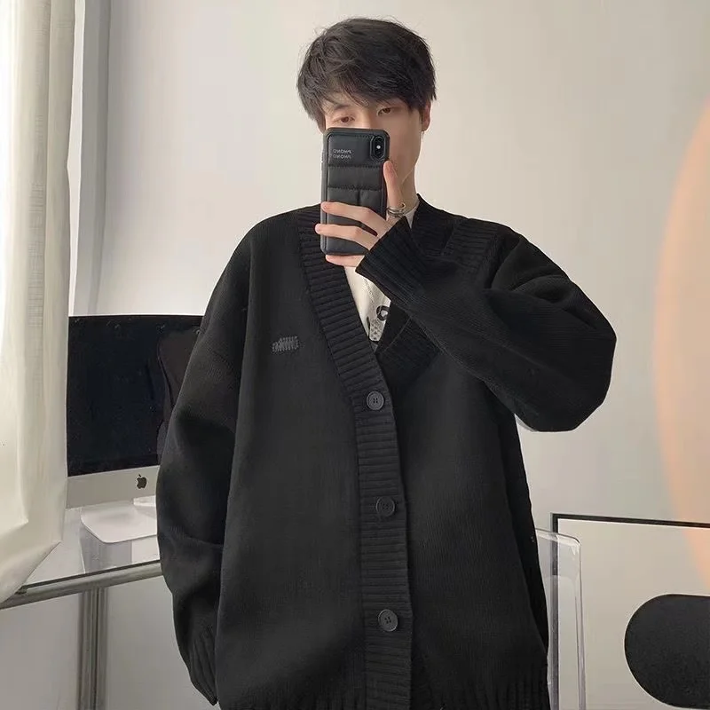 Мужской свитер свободного кроя, повседневный, большой размер (до 250 фунтов), модный, в стиле Hong Kong, для отдыха, зимний, длинный, в стиле бейсбол...
Мужской свитер свободного кроя, повседневный, большой размер (до 250 фунтов), модный, в стиле Hong Kong, для отдыха, зимний, длинный, в стиле бейсбол...