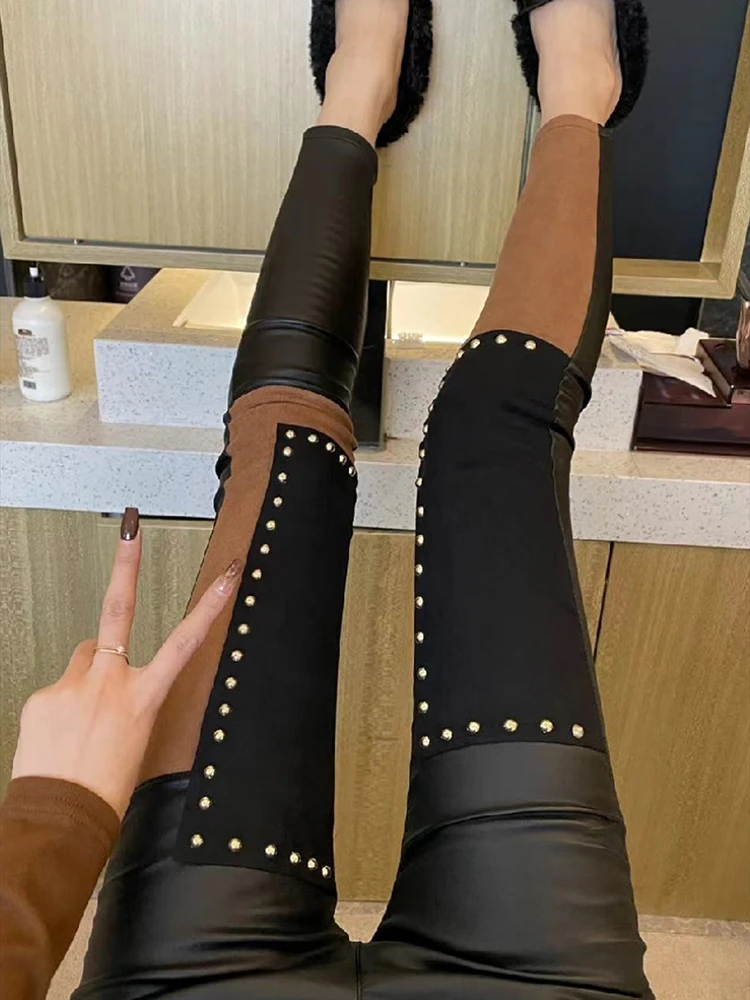 Брюки из искусственной кожи с заклепками, панк, готические леггинсы с эффектом пуш-ап, женские повседневные лоскутные контрастные модные узкие брюки-карандаш с высокой талией
Брюки из искусственной кожи с заклепками, панк, готические леггинсы с эффектом пуш-ап, женские повседневные лоскутные контрастные модные узкие брюки-карандаш с высокой талией