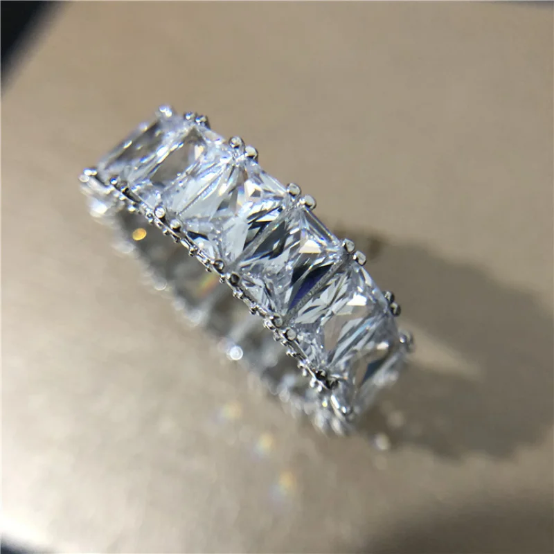 High-Carbon Diamond S925 Silver Micro-Paved Square Diamond Cluster Luxurious Princess Ring Floral Shaped Band
High-Carbon Diamond S925 Silver Micro-Paved Square Diamond Cluster Luxurious Princess Ring Floral Shaped Band