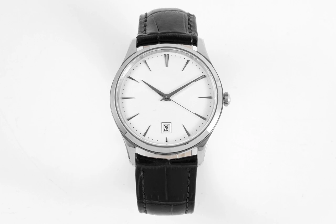 Customized watch, 40mm, sapphire glass mirror, custom integrated movement, leather strap
Customized watch, 40mm, sapphire glass mirror, custom integrated movement, leather strap