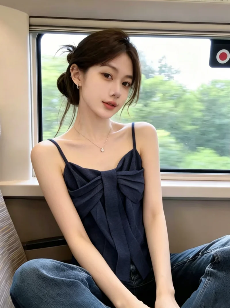 Sexy Knot Strap Vest Women's Summer Age-Defying Fashionable Outerwear Beautiful Back Shirt Self-Keeping Style
Sexy Knot Strap Vest Women's Summer Age-Defying Fashionable Outerwear Beautiful Back Shirt Self-Keeping Style