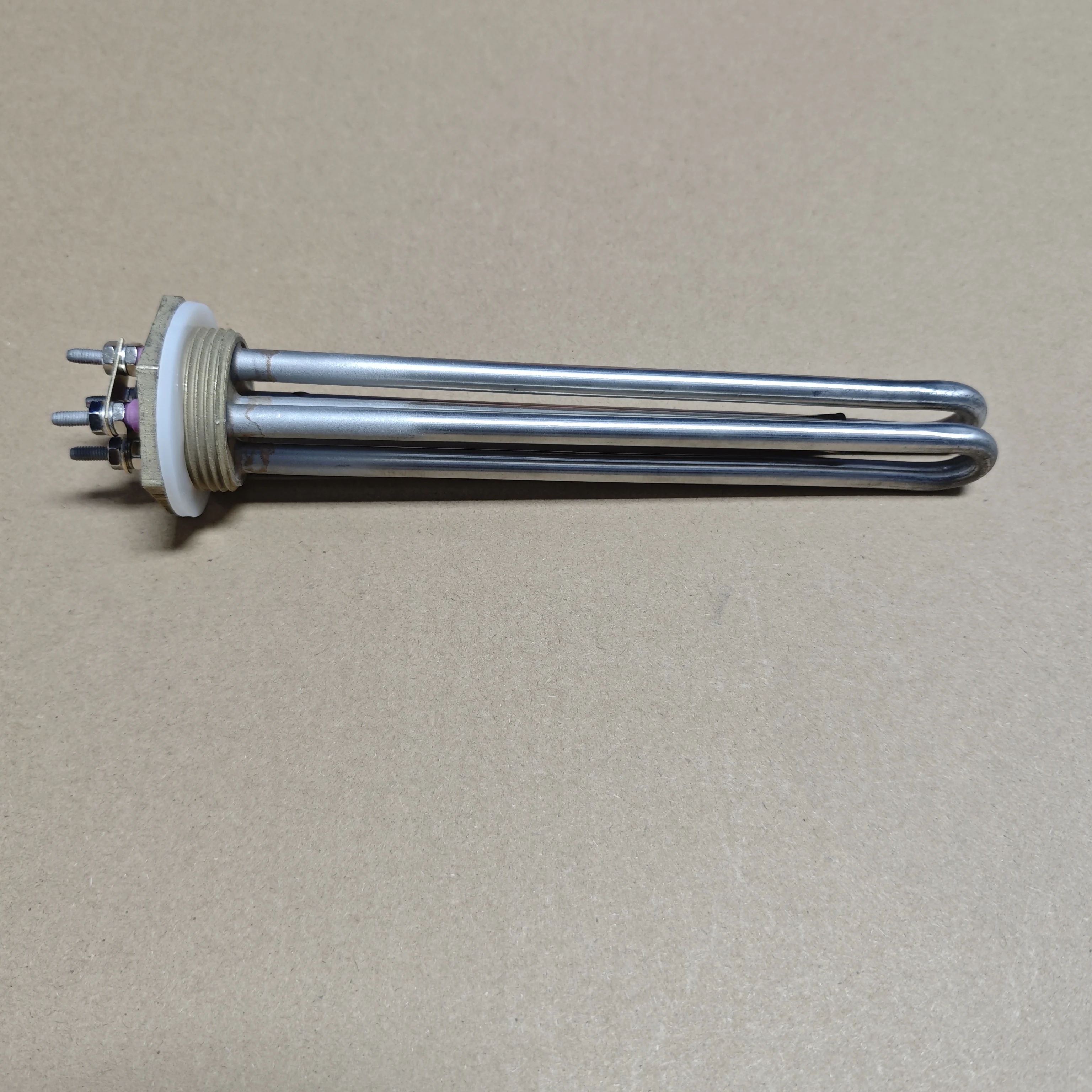 Нагревательный элемент, 48 В, 1500 Вт, трубчатый водонагреватель с медной резьбой 1 1/4 дюйма, BSP DN32, нагревательный элемент для солнечной панели с термопанелью 8 мм
Нагревательный элемент, 48 В, 1500 Вт, трубчатый водонагреватель с медной резьбой 1 1/4 дюйма, BSP DN32, нагревательный элемент для солнечной панели с термопанелью 8 мм