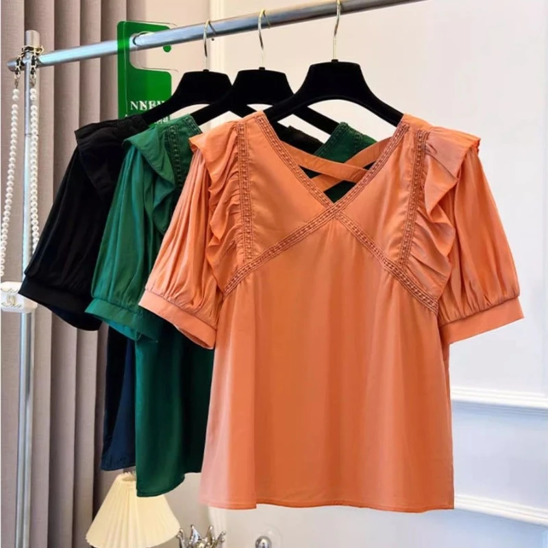 2024 Summer New French Short Sleeved Chiffon Shirt Women's Thin Wooden Ear Edge V-neck Open Back Hollow Western Style Shirt
2024 Summer New French Short Sleeved Chiffon Shirt Women's Thin Wooden Ear Edge V-neck Open Back Hollow Western Style Shirt