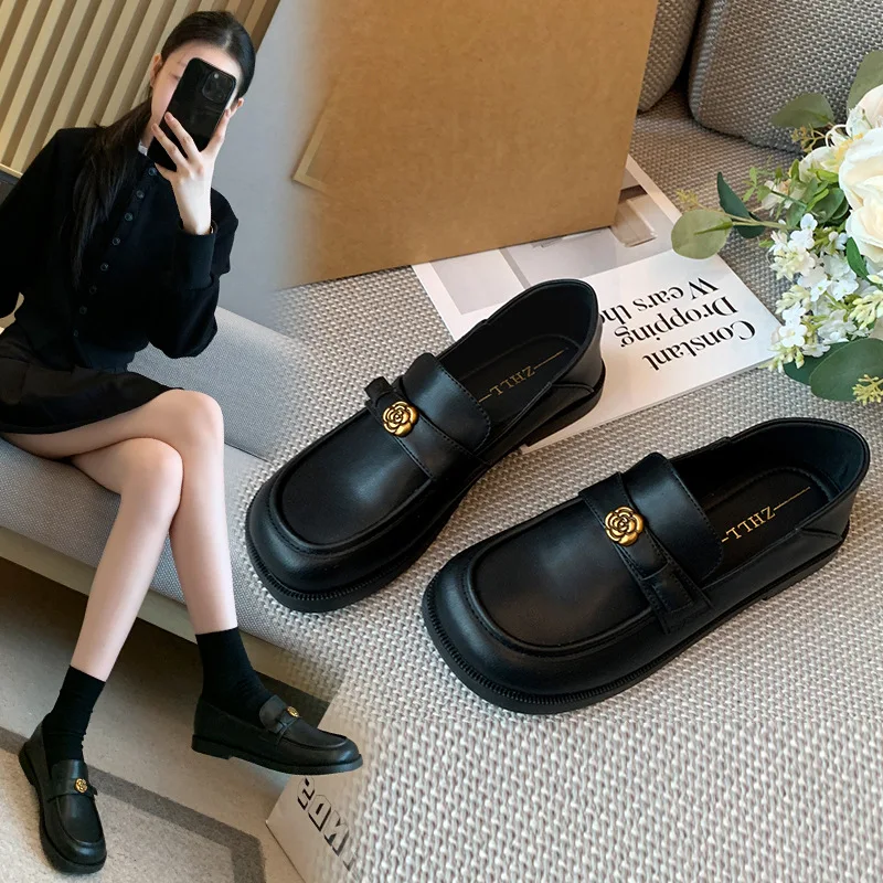 Black Leather Loafers For Women With Gold Rose Buckle Detail And Round Toe Comfortable Flat Sole Casual Office And Daily Wear
Black Leather Loafers For Women With Gold Rose Buckle Detail And Round Toe Comfortable Flat Sole Casual Office And Daily Wear