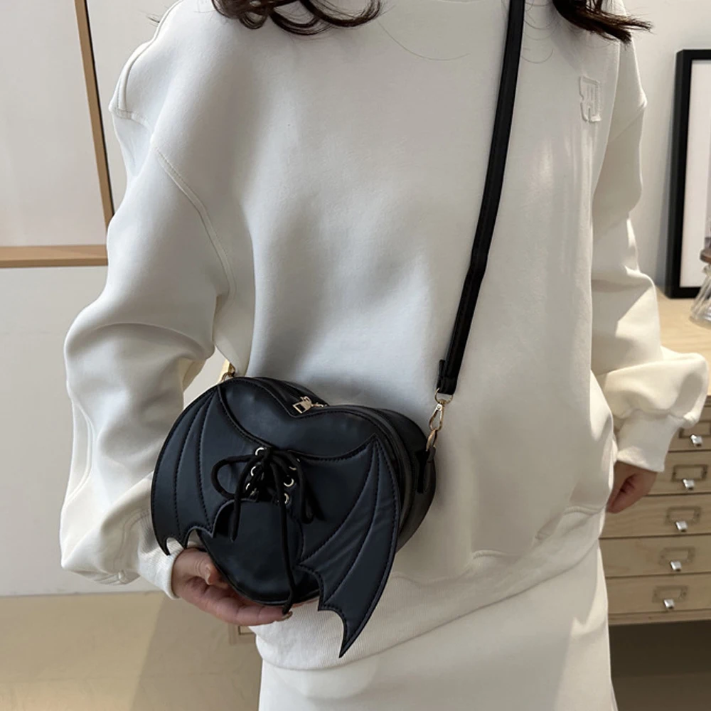 Internet celebrity new love bag strap design bat wing bag funny women's single shoulder diagonal cross bag
Internet celebrity new love bag strap design bat wing bag funny women's single shoulder diagonal cross bag