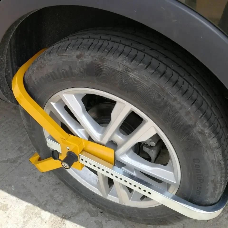 HT8006 Car Anti-theft Lock with Thickened Clamp Wheel Lock SUV with Suction Cup Wheel
HT8006 Car Anti-theft Lock with Thickened Clamp Wheel Lock SUV with Suction Cup Wheel