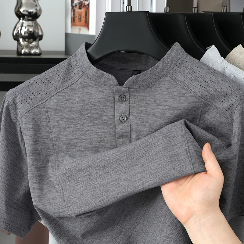 22026 New Men's Polo Shirt Short Sleeve New Chinese Style Stand-Up Collar Breathable Mesh Casual Half-Sleeve T-Shirt Men's Wear
22026 New Men's Polo Shirt Short Sleeve New Chinese Style Stand-Up Collar Breathable Mesh Casual Half-Sleeve T-Shirt Men's Wear