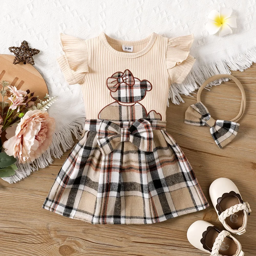 0-1 year old new baby clothing for female babies in summer, with teddy bear stickers, embroidered bags, fart triangles, checkere
0-1 year old new baby clothing for female babies in summer, with teddy bear stickers, embroidered bags, fart triangles, checkere