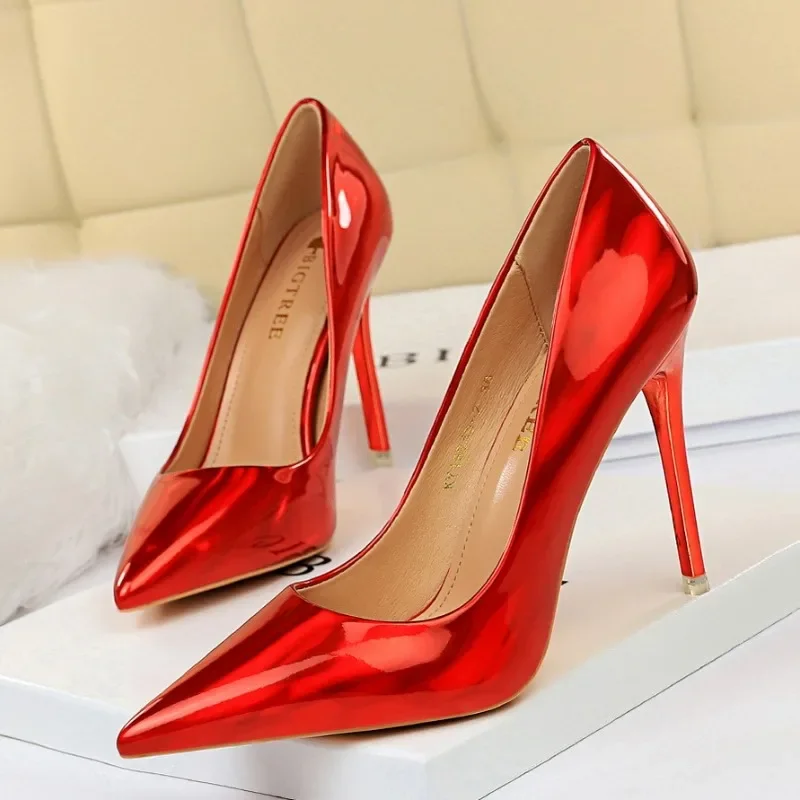 Bright Patent Leather Ladies Work Shoes Autumn Shallow Fashion Women Pumps Pointy Toe High Heels Sexy Party Shoe Woman Plus Size
Bright Patent Leather Ladies Work Shoes Autumn Shallow Fashion Women Pumps Pointy Toe High Heels Sexy Party Shoe Woman Plus Size