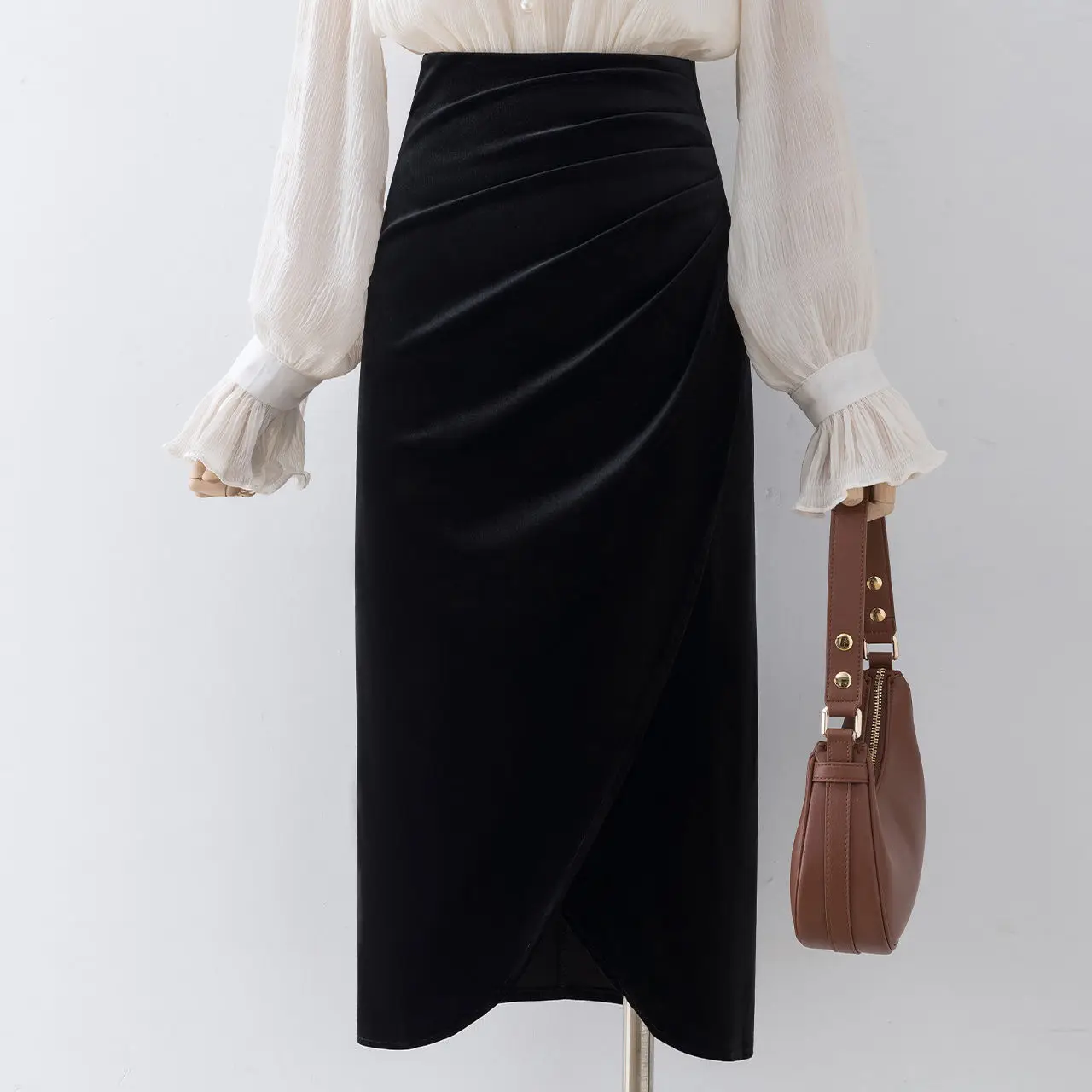 2023 Women's Spring Autumn New Slim Package Hip Skirts Female Black Gold Velvet Skirts Ladies High Waist Pencil Skirts U257
2023 Women's Spring Autumn New Slim Package Hip Skirts Female Black Gold Velvet Skirts Ladies High Waist Pencil Skirts U257