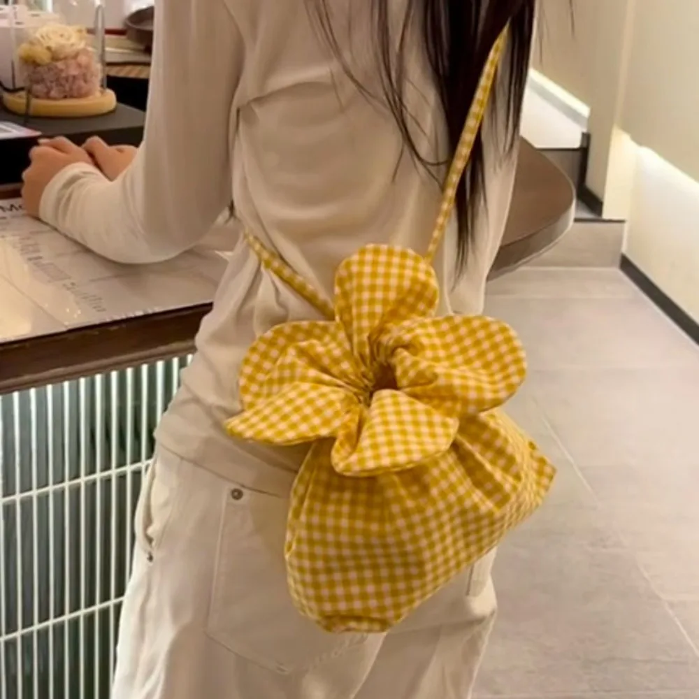 Lightweight Plaid Flower Drawstring Bag Cloth Portable Small Crossbody Bag Cute Bundle Pocket ins Shoulder Bag Shopping
Lightweight Plaid Flower Drawstring Bag Cloth Portable Small Crossbody Bag Cute Bundle Pocket ins Shoulder Bag Shopping