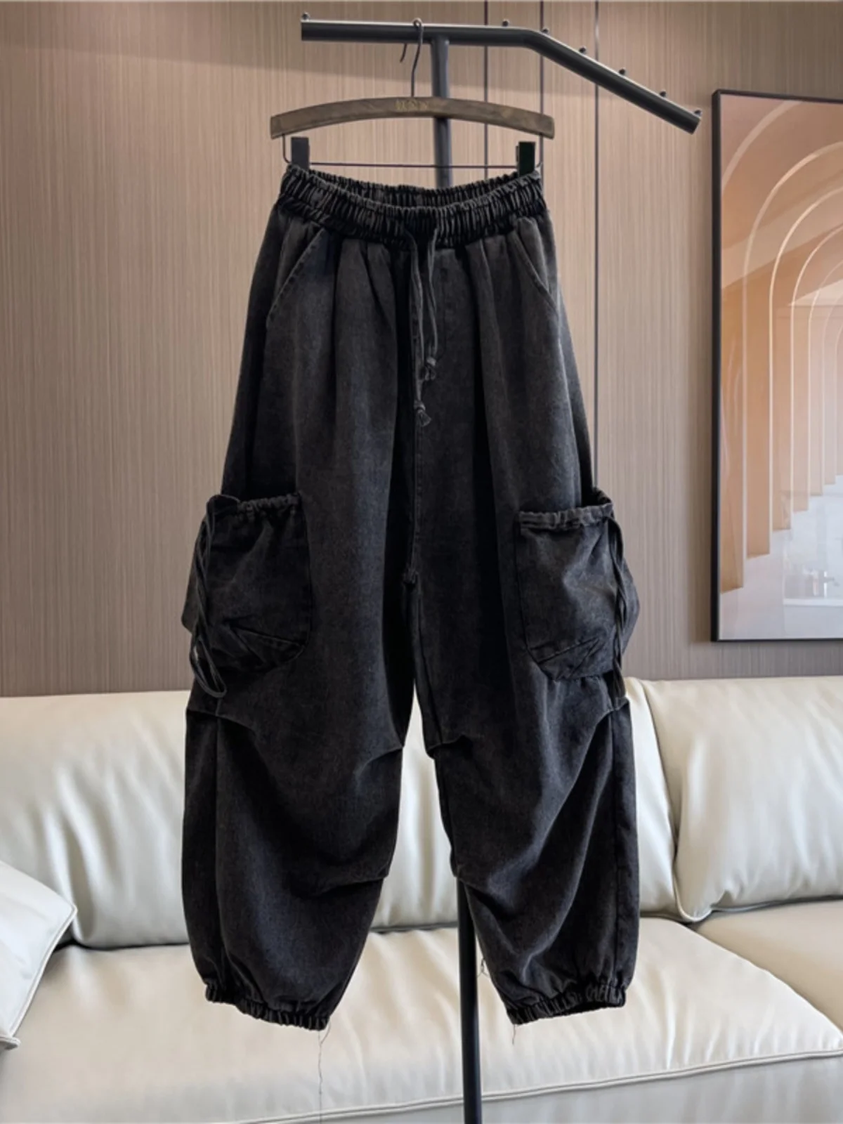 Personality Street Drawstring Jeans Women's New Elasticated Waist Loose Straight Solid Color Large Pockets Casual Cargo Pants
Personality Street Drawstring Jeans Women's New Elasticated Waist Loose Straight Solid Color Large Pockets Casual Cargo Pants