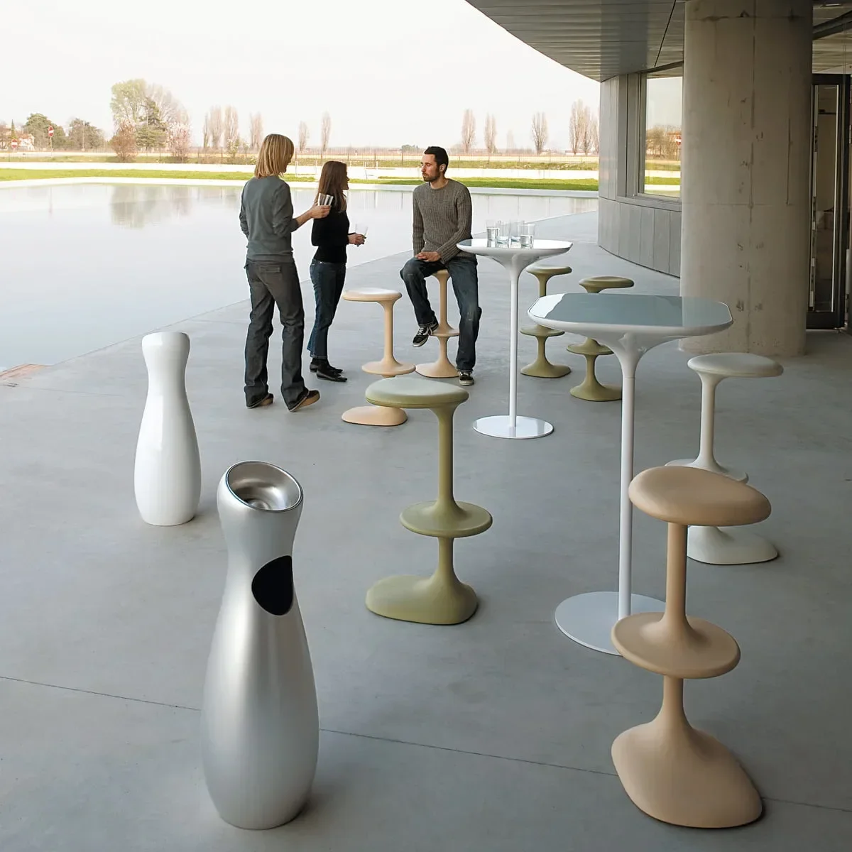 Modern light luxury creative special-shaped fishtail bar chair model room hotel villa household
Modern light luxury creative special-shaped fishtail bar chair model room hotel villa household