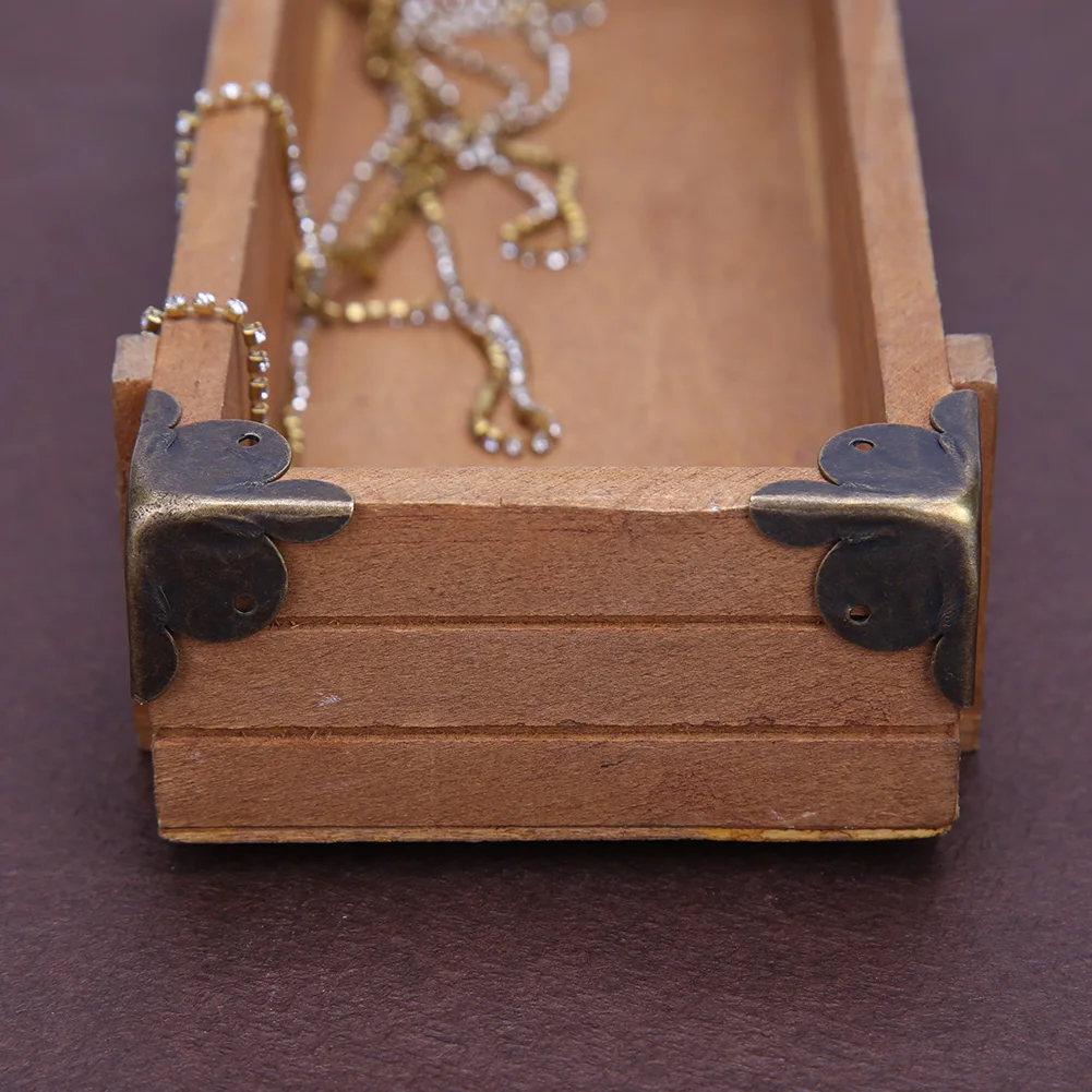 Креативная шикарная подарочная коробка для ювелирных изделий, угловая защита, без рисунка, винт, деревянный корпус, угловая защита, декор, принадлежности для предотвращения столкновений, сделай сам
Креативная шикарная подарочная коробка для ювелирных изделий, угловая защита, без рисунка, винт, деревянный корпус, угловая защита, декор, принадлежности для предотвращения столкновений, сделай сам