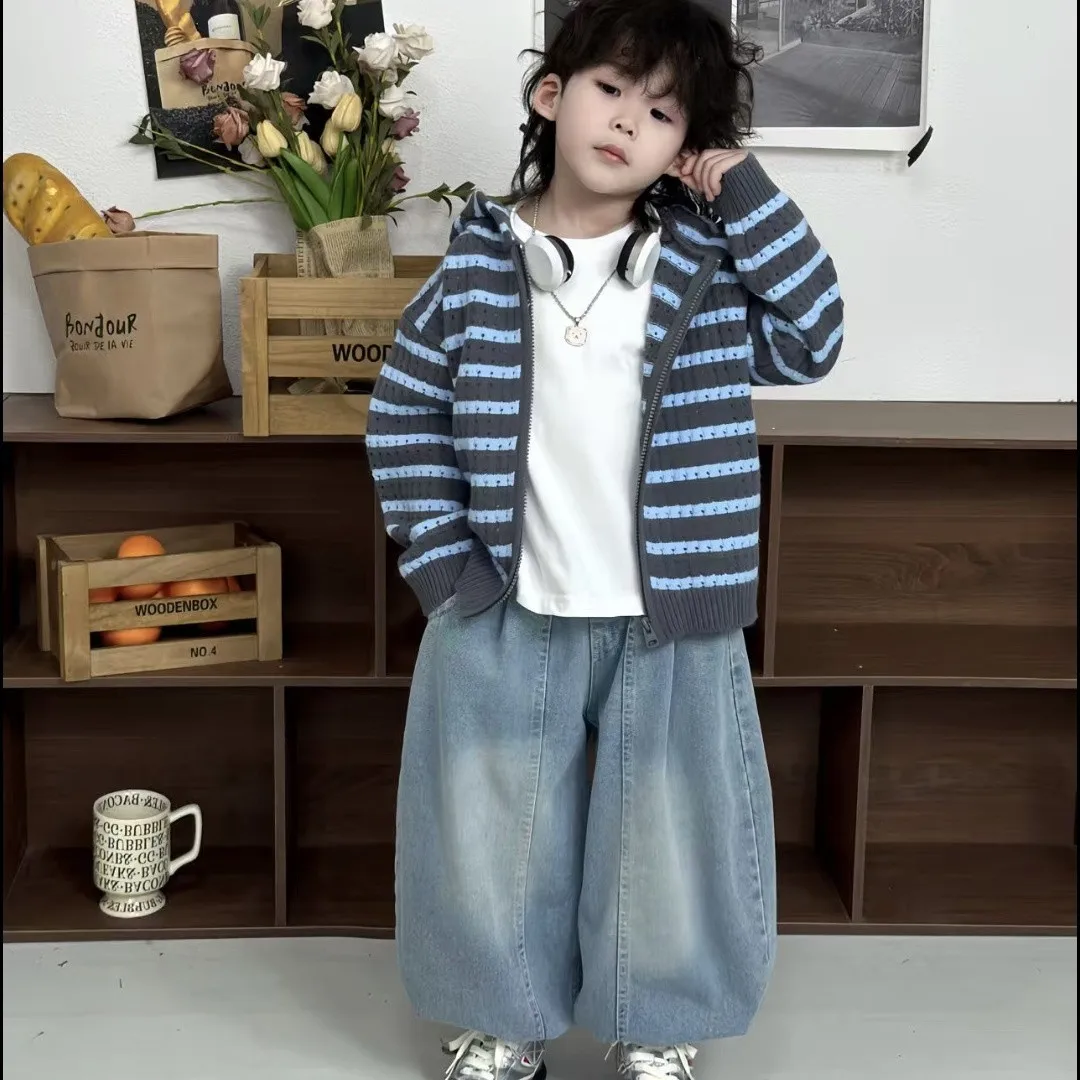 Children's Clothing Set Spring Autumn Fashion New Boys Striped Hooded Cardigan Short Sleeve T-Shirt Jeans 3 Piece Set
Children's Clothing Set Spring Autumn Fashion New Boys Striped Hooded Cardigan Short Sleeve T-Shirt Jeans 3 Piece Set