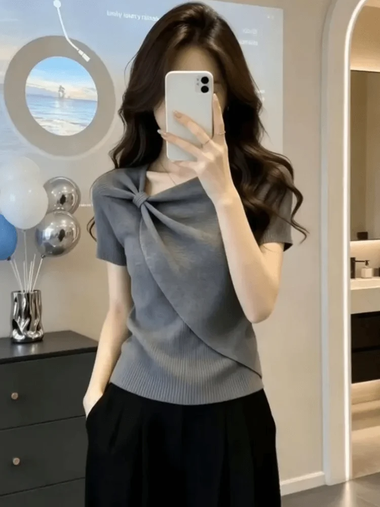 Summer 2026 Women's Slim Fit Short Sleeve Knitwear Fashionable Tied Design Casual Style Breathable Comfortable Single Piece
Summer 2026 Women's Slim Fit Short Sleeve Knitwear Fashionable Tied Design Casual Style Breathable Comfortable Single Piece