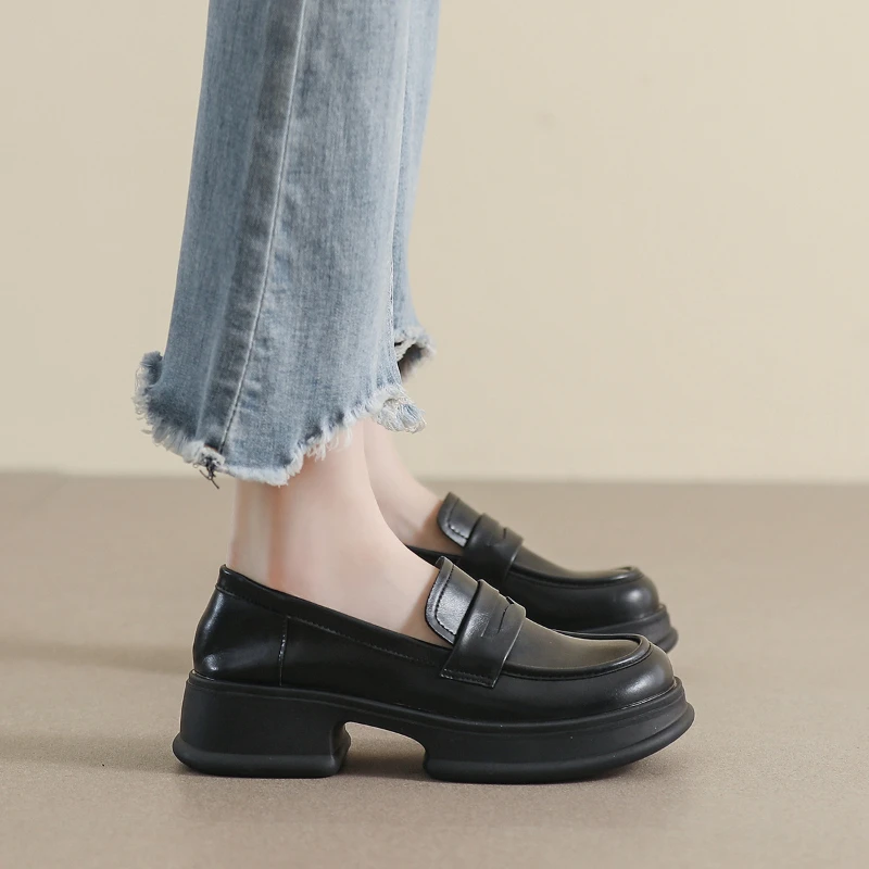 Women Black Chunky Loafers 2026 New Slip On Platform Penny Loafers Soft Leather Casual Shoes For Office And Daily Wear Simple
Women Black Chunky Loafers 2026 New Slip On Platform Penny Loafers Soft Leather Casual Shoes For Office And Daily Wear Simple