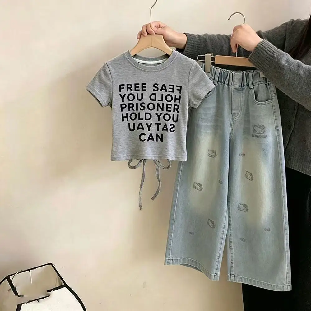 Girls Set Summer 2026 New Style Children's Stylish Short Sleeved Printed T-shirt Jeans Two-piece Set Fashionable Outfit
Girls Set Summer 2026 New Style Children's Stylish Short Sleeved Printed T-shirt Jeans Two-piece Set Fashionable Outfit