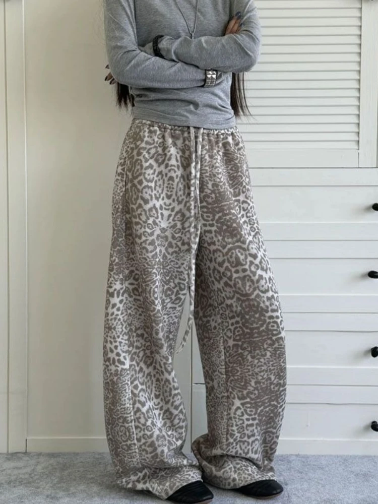 HOUZHOU Vintage Leopard Print Pants Baggy Women Hip Hop Y2k Casual Wide Leg Trousers Grunge Streetwear Oversized Pants Aesthetic
HOUZHOU Vintage Leopard Print Pants Baggy Women Hip Hop Y2k Casual Wide Leg Trousers Grunge Streetwear Oversized Pants Aesthetic