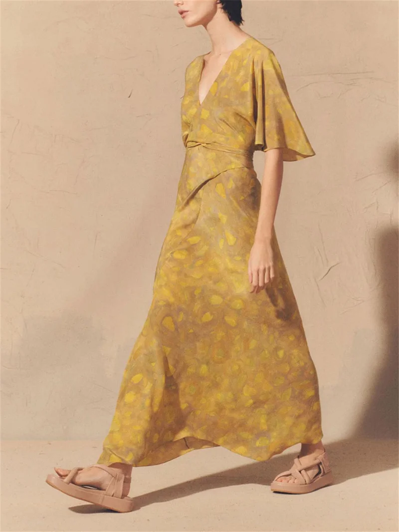 Silk Printed Ladies Short Sleeve Long Dresses 2024 Summer New Women's V-Neck Waist Tie Temperament Wrap Dress
Silk Printed Ladies Short Sleeve Long Dresses 2024 Summer New Women's V-Neck Waist Tie Temperament Wrap Dress