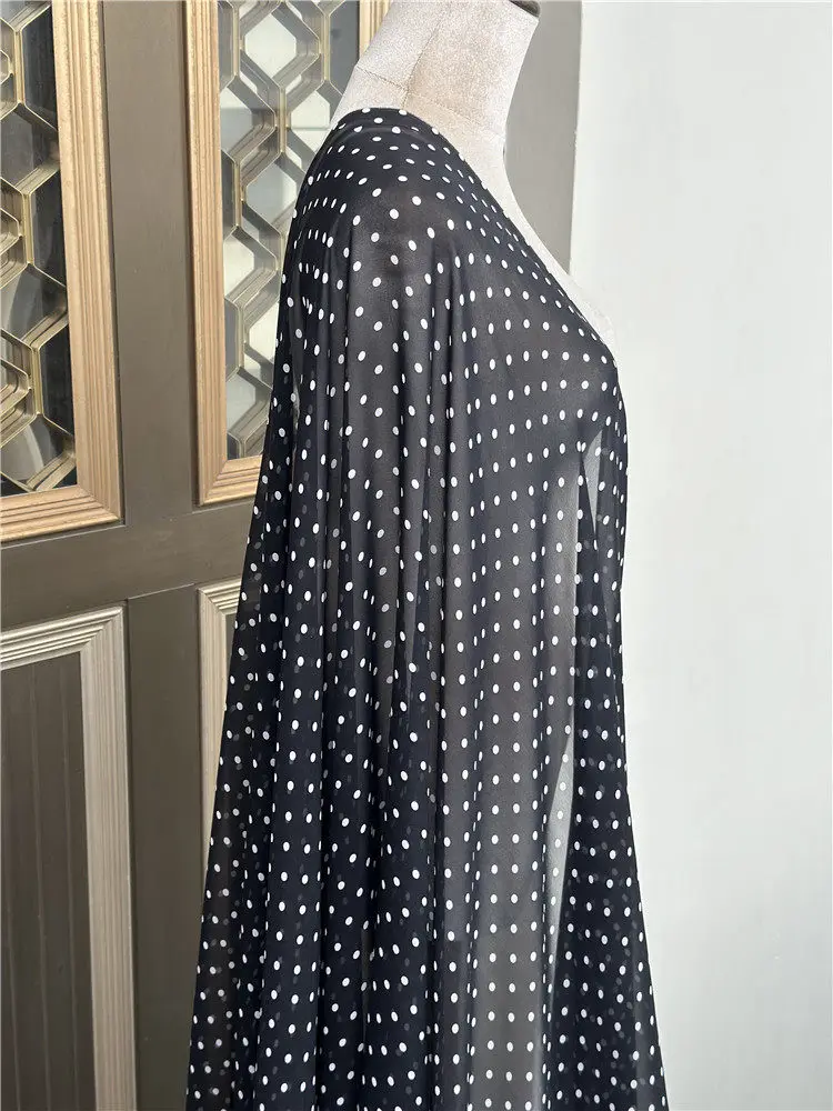 1 meter 100% Mulberry Silk 11 momme Georgette thin type fabric Silk Black Points Printed 115cm 45" wide by the yard JN773
1 meter 100% Mulberry Silk 11 momme Georgette thin type fabric Silk Black Points Printed 115cm 45" wide by the yard JN773