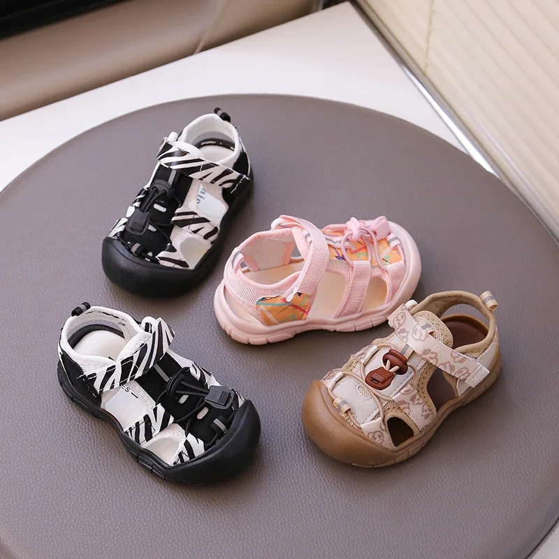Boys Girls Beach Shoes Toes Capped Soft Sole Kids Sandals Non-slip Trendy 2025 Summer New Children Casual Shoes Pull Rope
Boys Girls Beach Shoes Toes Capped Soft Sole Kids Sandals Non-slip Trendy 2025 Summer New Children Casual Shoes Pull Rope