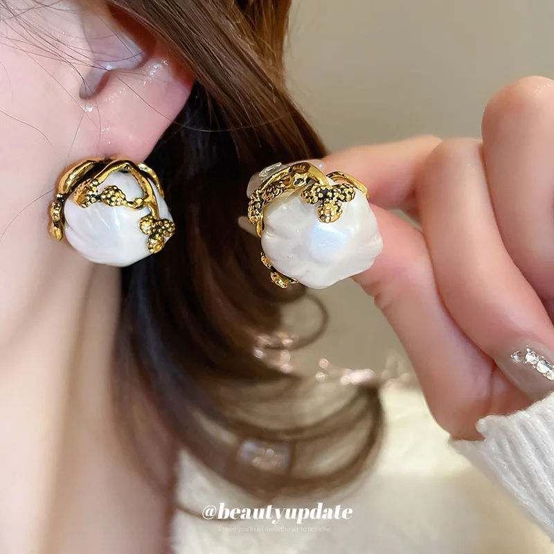 Silver Needle Medieval Vintage Pearl Earrings for Women Niche Retro Earrings Fashionable Temperament Earrings Light Luxury
Silver Needle Medieval Vintage Pearl Earrings for Women Niche Retro Earrings Fashionable Temperament Earrings Light Luxury