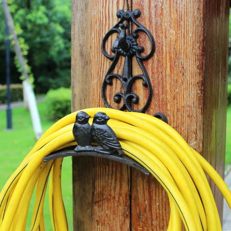 European Vintage Couple Birds Design Cast Iron Water Pipe Holder Home Garden Wall Decor Small Water Faucet Pipe Storage Holder
European Vintage Couple Birds Design Cast Iron Water Pipe Holder Home Garden Wall Decor Small Water Faucet Pipe Storage Holder