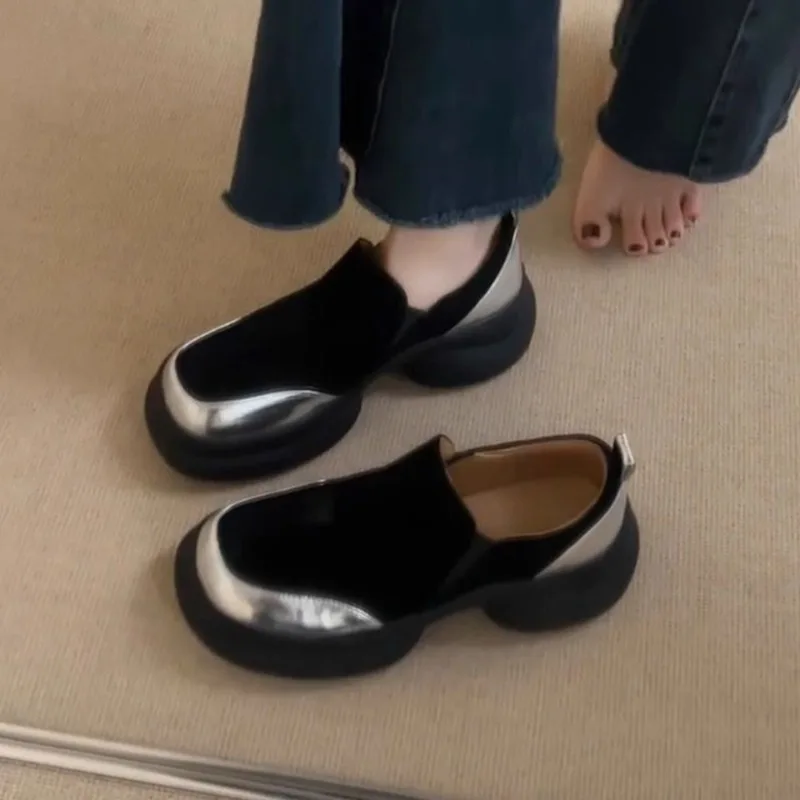 Retro Thick-soled Height-increasing Loafers for Women2026 Spring/Autumn Fashionable Matte Leather Round-toe Simple Leather Shoes
Retro Thick-soled Height-increasing Loafers for Women2026 Spring/Autumn Fashionable Matte Leather Round-toe Simple Leather Shoes