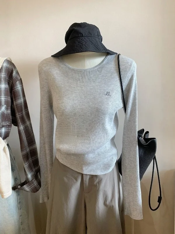 Gray Embroidered Long Sleeve round Neck Slim Fit Knitted T-Shirt Women's Spring Autumn Base Shirt Inner Wear Commute Style Ko...
Gray Embroidered Long Sleeve round Neck Slim Fit Knitted T-Shirt Women's Spring Autumn Base Shirt Inner Wear Commute Style Ko...