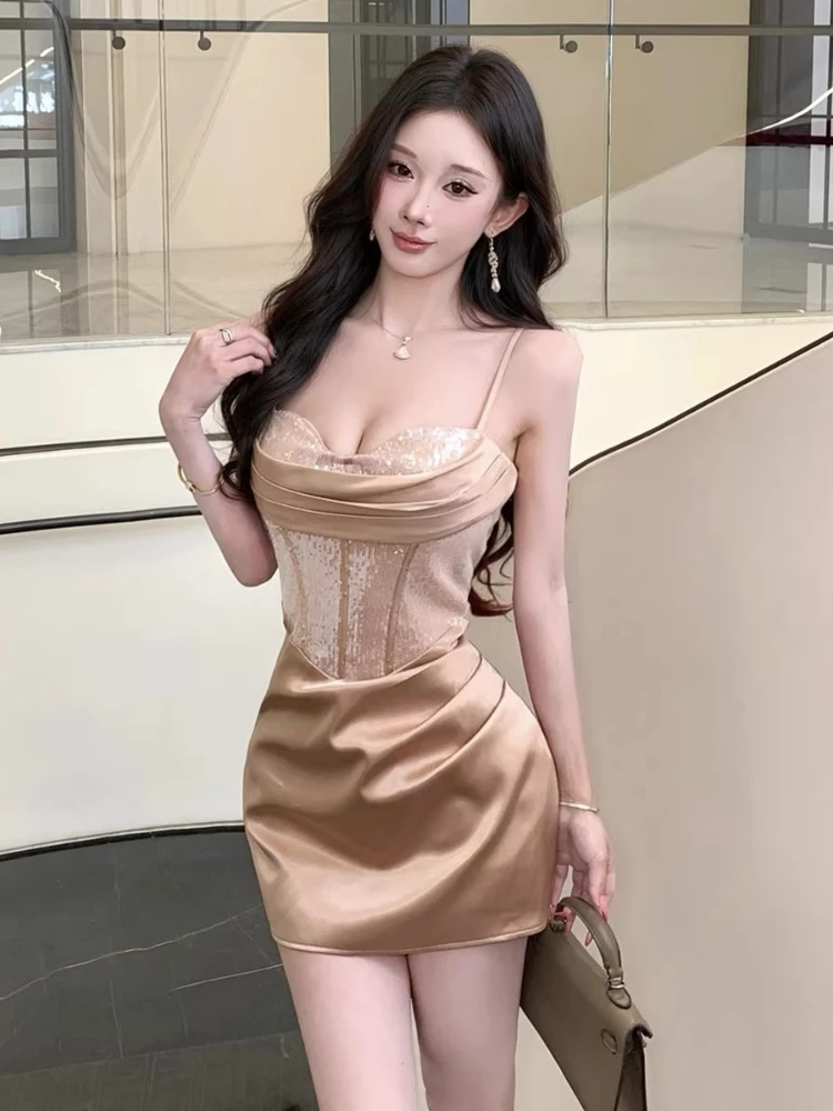 Satin Strap Dress 2026New Elegant Socialite Sequin Stitching Party Dinner Costume Sexy Hot Girl Low-Cut Pleated Hip Dress Ladies
Satin Strap Dress 2026New Elegant Socialite Sequin Stitching Party Dinner Costume Sexy Hot Girl Low-Cut Pleated Hip Dress Ladies