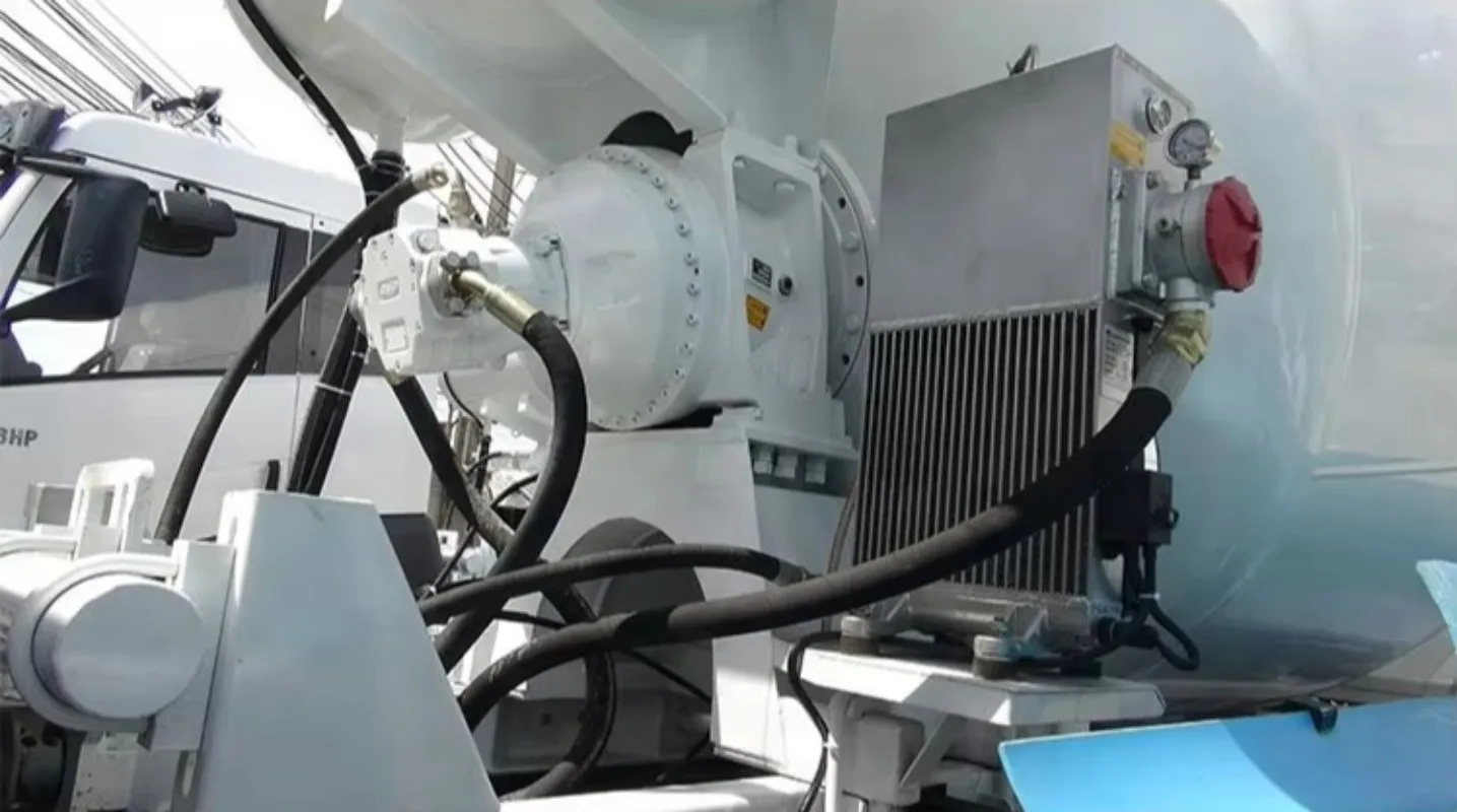 Radiator/Oil Cooler for Mixer Trucks/engineering Vehicle
Radiator/Oil Cooler for Mixer Trucks/engineering Vehicle